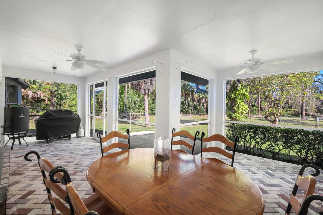 161 20th Ave NW, Naples, FL 34120