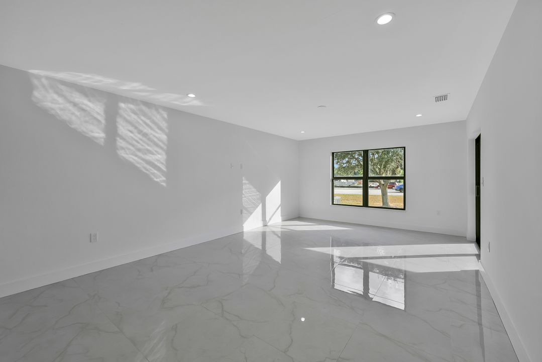 125 Holland St, North Fort Myers, FL 33917