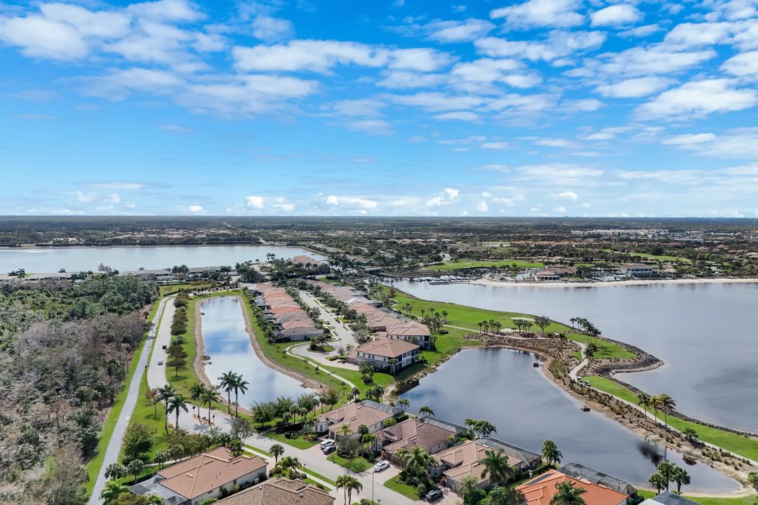 9060 Siesta Bay Dr #101, Naples, FL 34120
