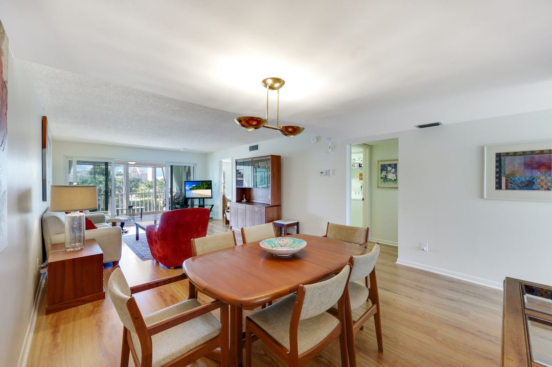 4200 Belair Ln #302, Naples, FL 34103