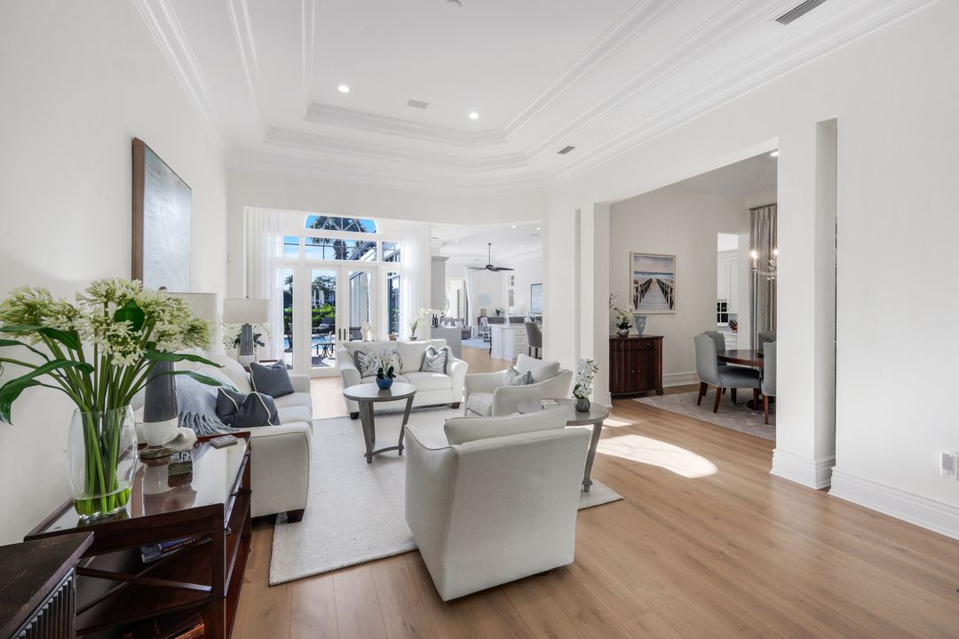 1561 Marsh Wren Ln, Naples, FL 34105