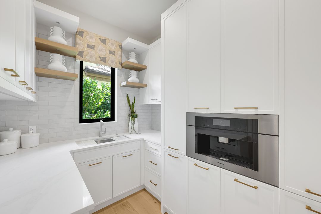 767 Park Shore Dr, Naples, FL 34103