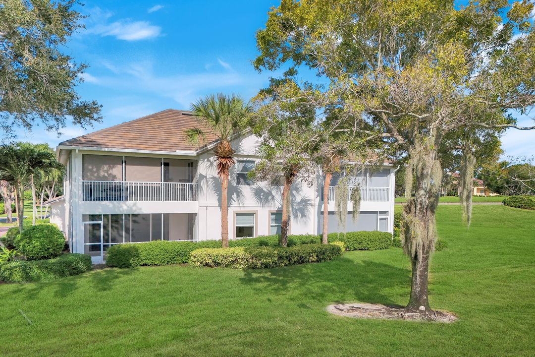 6875 Ascot Dr #102, Naples, FL 34113