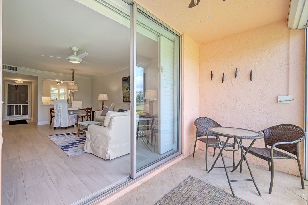 300 Forest Lakes Blvd #112, Naples, FL 34105