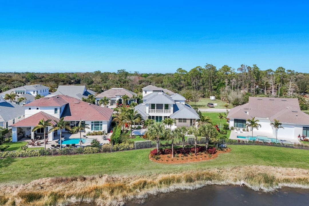 16716 Enclave Cir, Naples, FL 34110