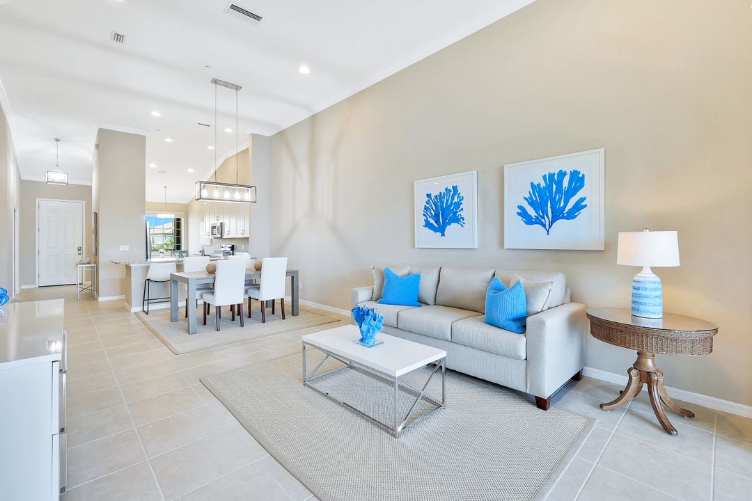 9385 Pocida Ct #202, Naples, FL 34119