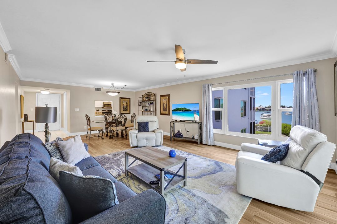 711 W Elkcam Cir #307, Marco Island, FL 34145