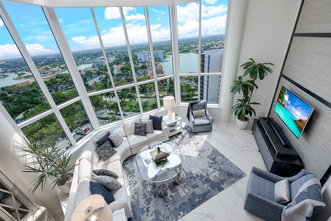 4041 Gulf Shore Blvd N #PH-6, Naples, FL 34103