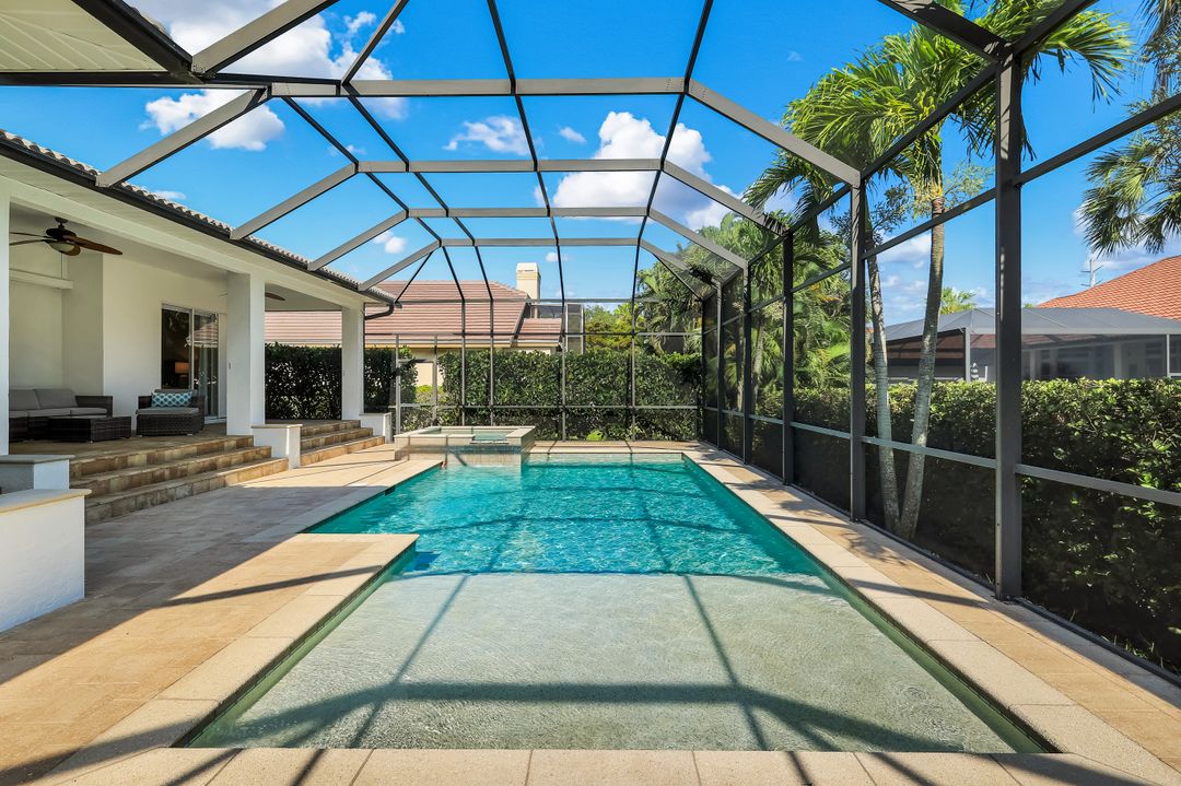 8748 S Lake Cir, Fort Myers, FL 33908