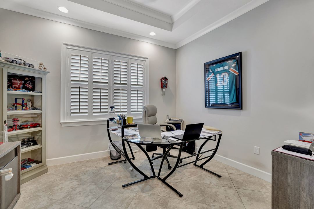 4905 Andros Dr, Naples, FL 34113