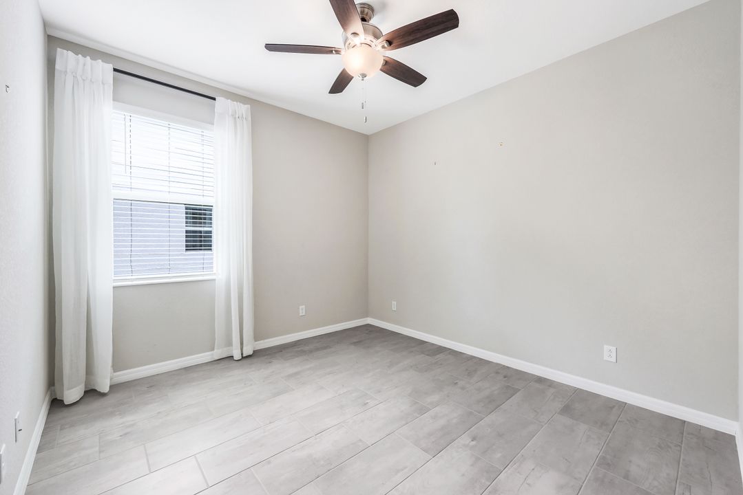 2366 Tangerine Ln, Naples, FL 34120