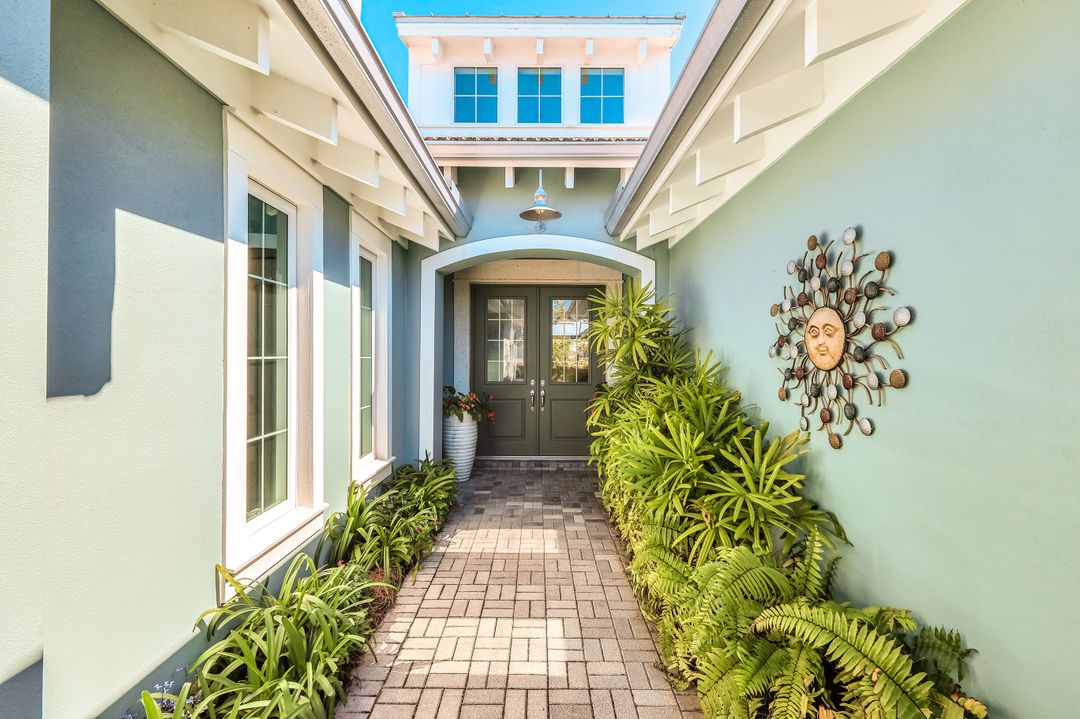 6320 Lyford Isle Dr, Naples, FL 34112