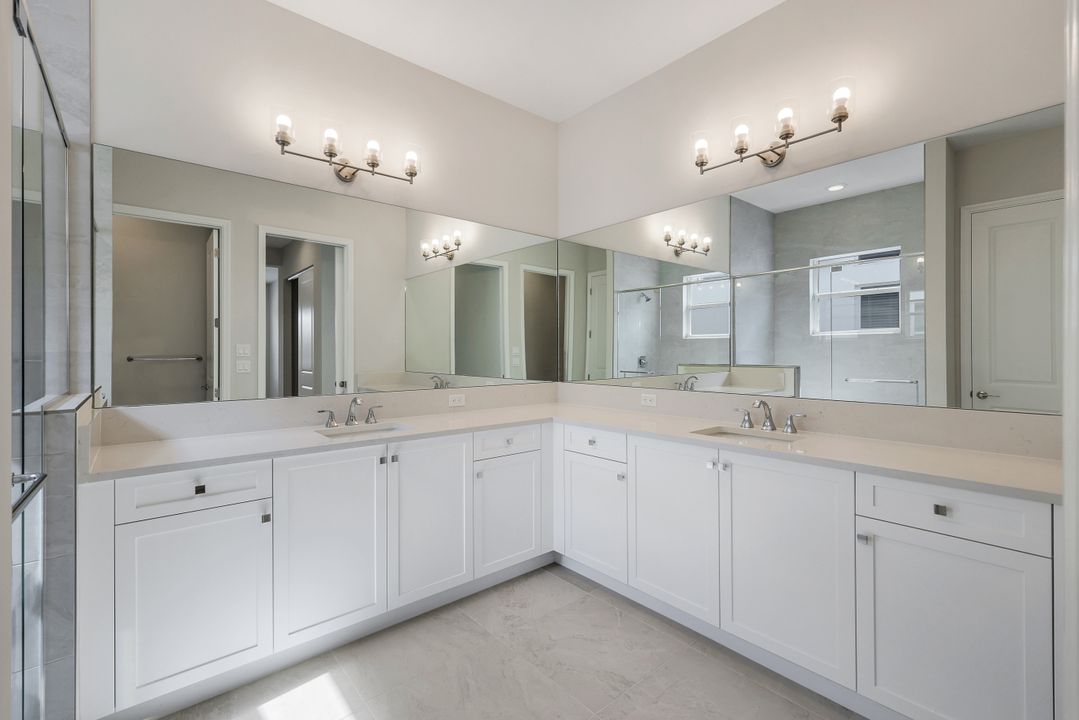 2741 Durham Cir, Naples, FL 34112
