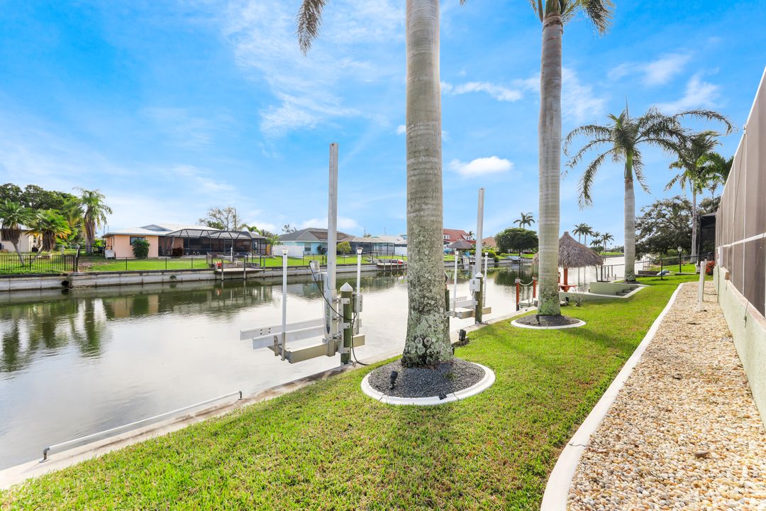 3325 SW 5th Pl, Cape Coral, FL 33914