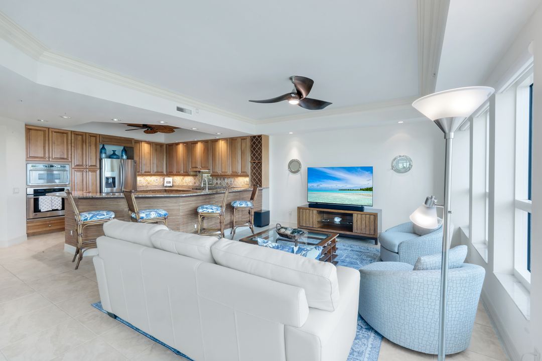 295 Grande Way #104, Naples, FL 34110