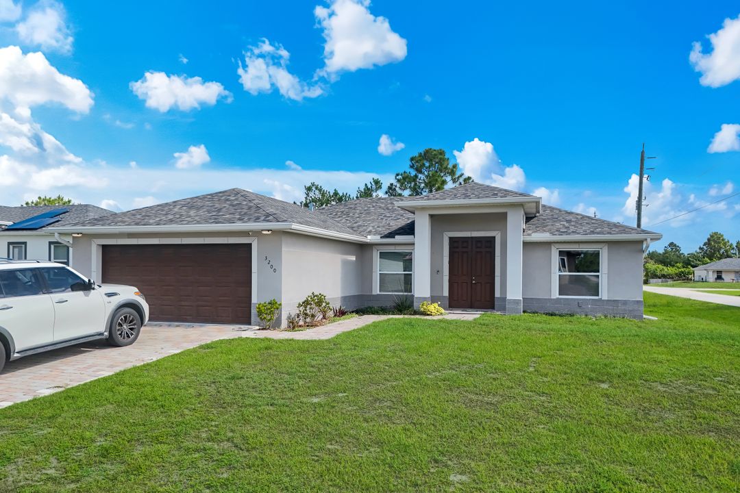 3200 41st St W, Lehigh Acres, FL 33971
