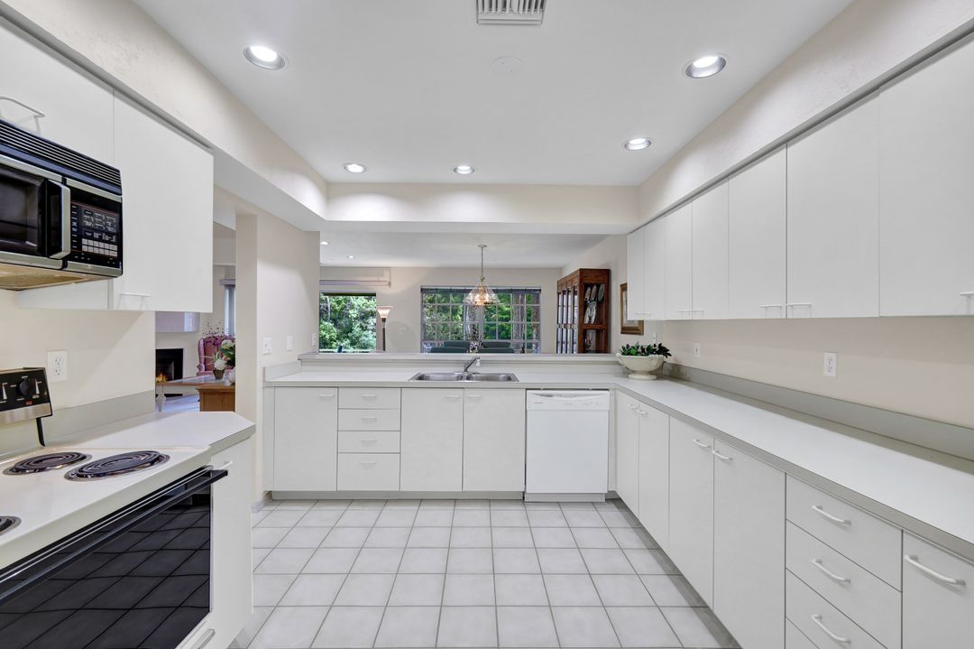 20190 Golden Panther Dr #3, Estero, FL 33928