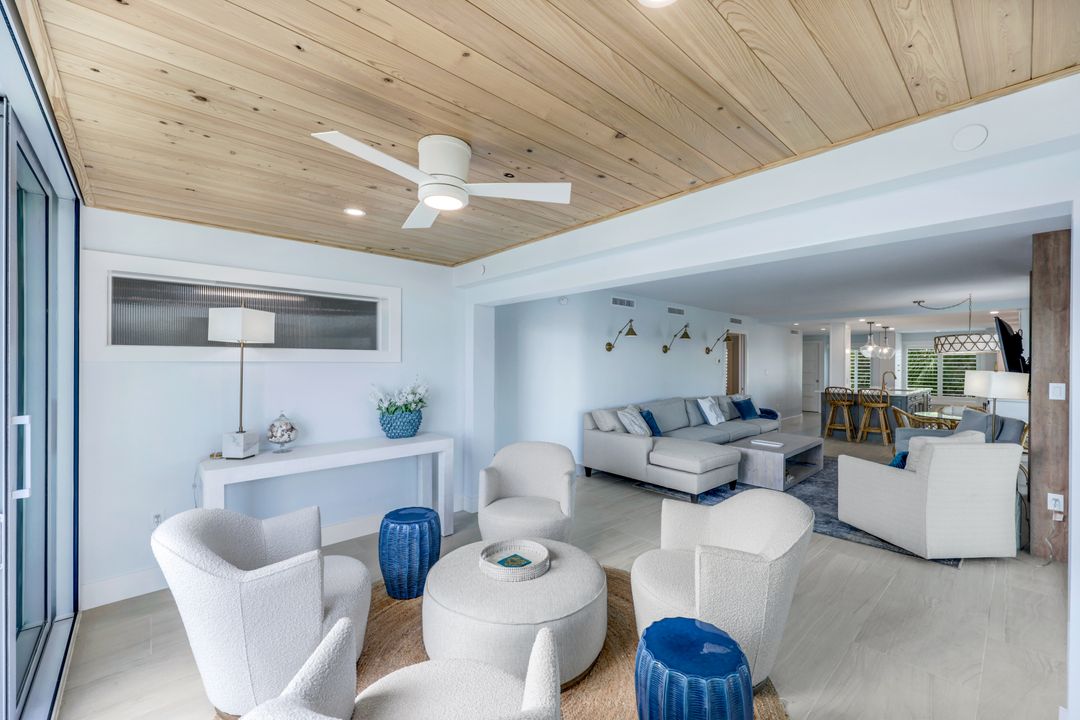 305 Park Shore Dr, Naples, FL 34103