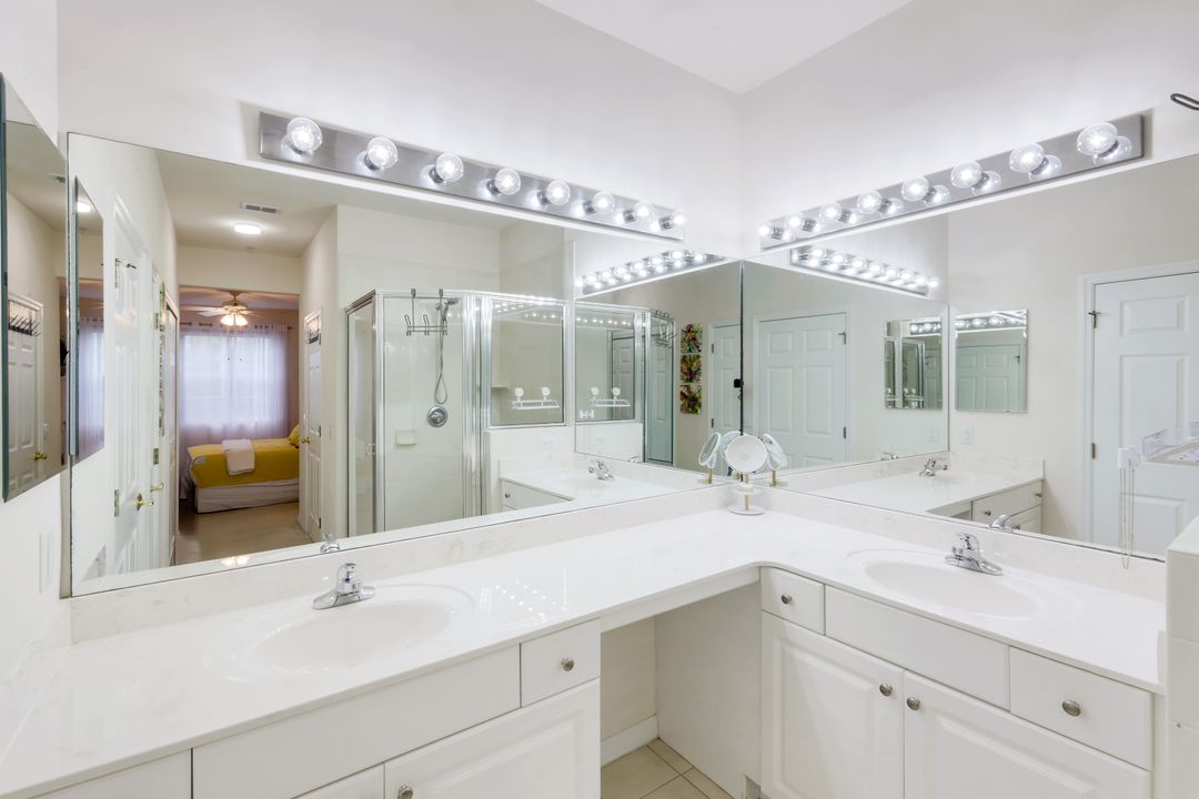 4843 Hampshire Ct #105, Naples, FL 34112