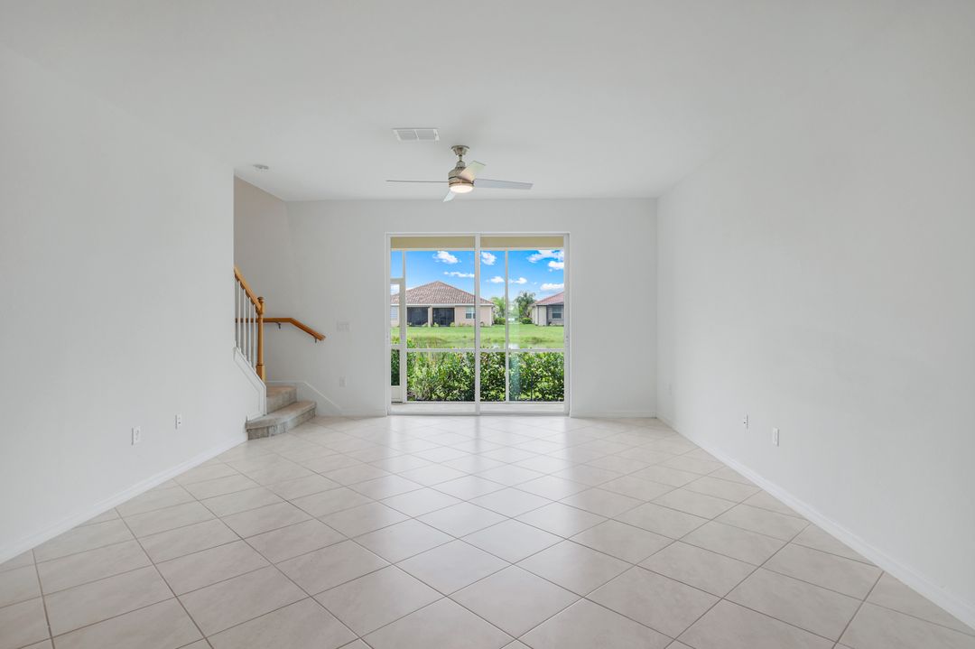 2858 Blossom Wy, Naples, FL 34120