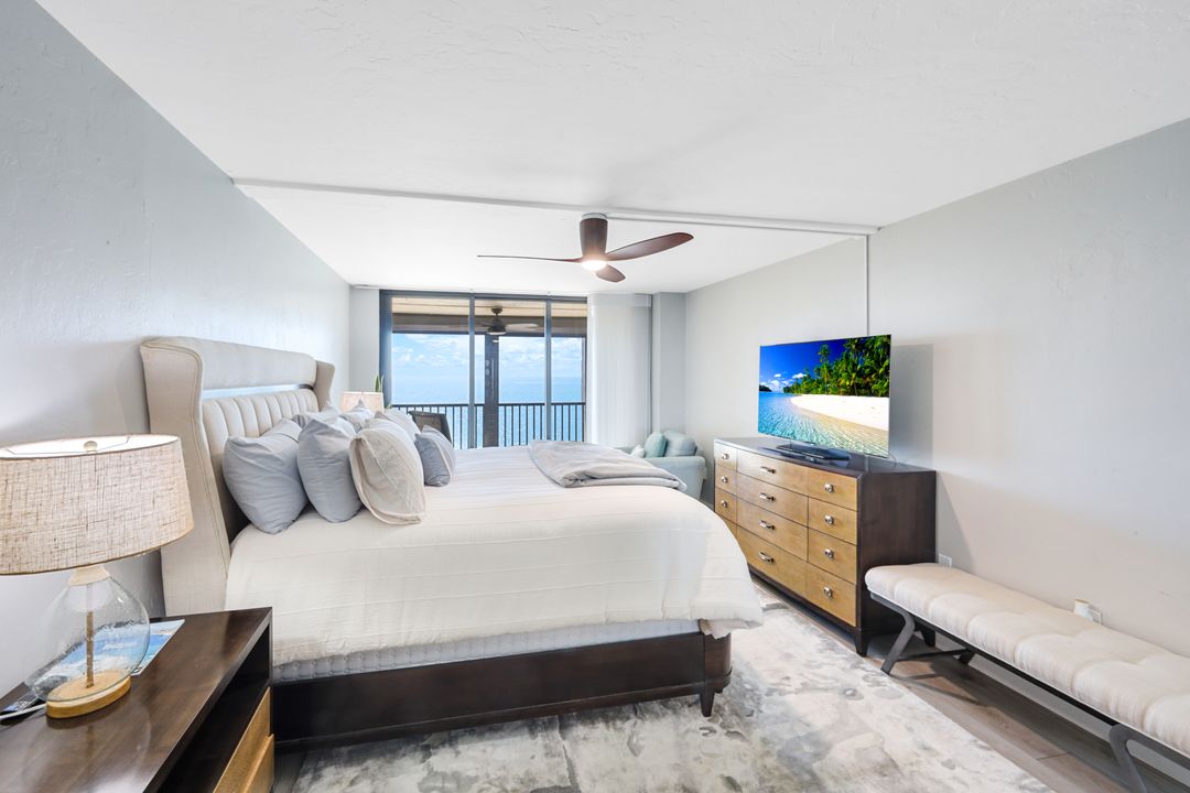 10951 Gulf Shore Dr #1202, Naples, FL 34108