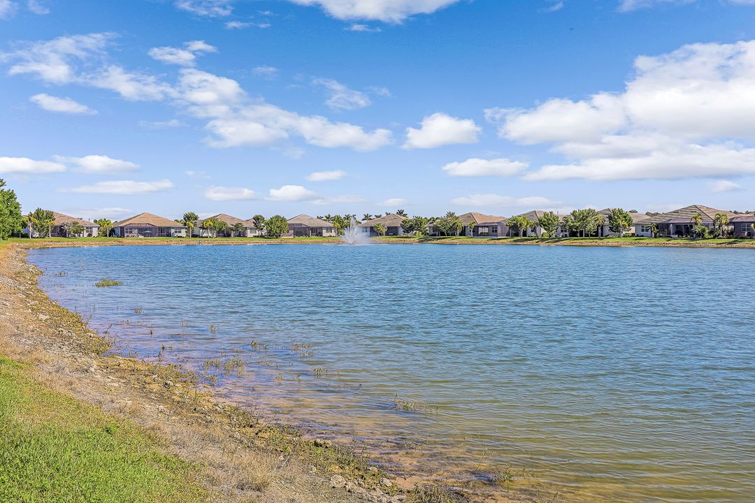 14908 Edgewater Cir, Naples, FL 34114
