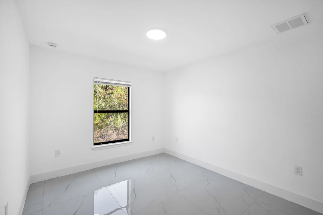 2618 Queen Dr, Lehigh Acres, FL 33971