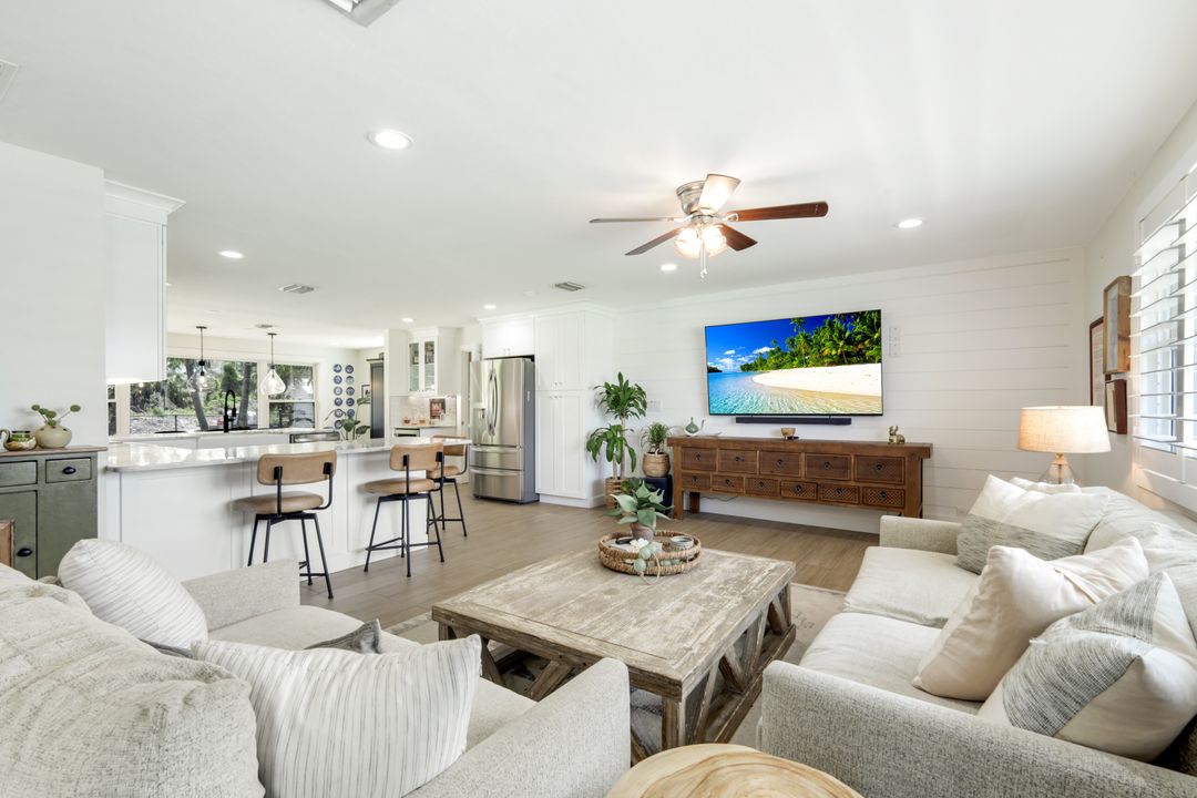 20621 Pine Tree Ln, Estero, FL 33928