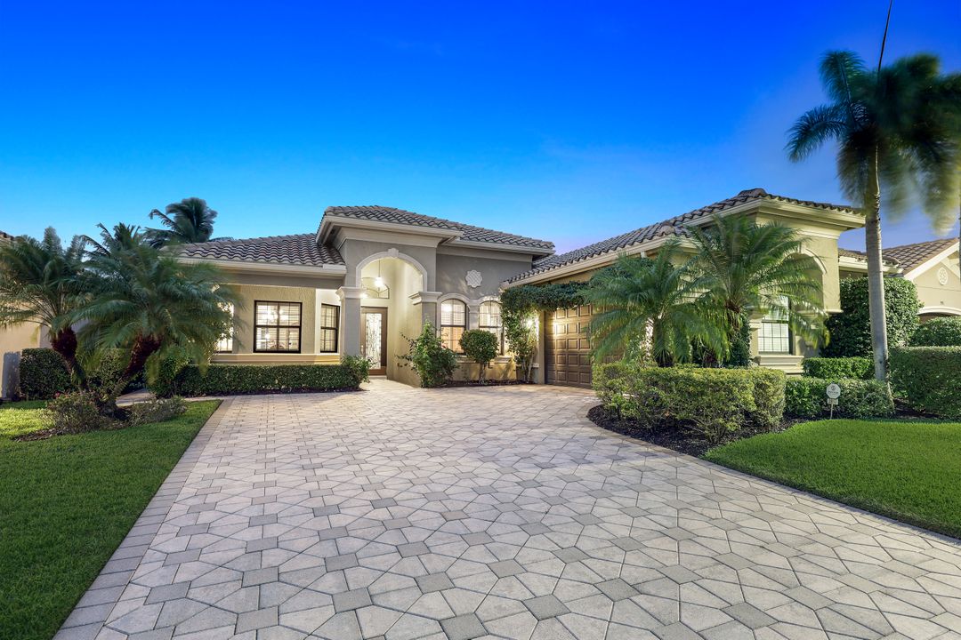 3917 Glacier Ct, Naples, FL 34119