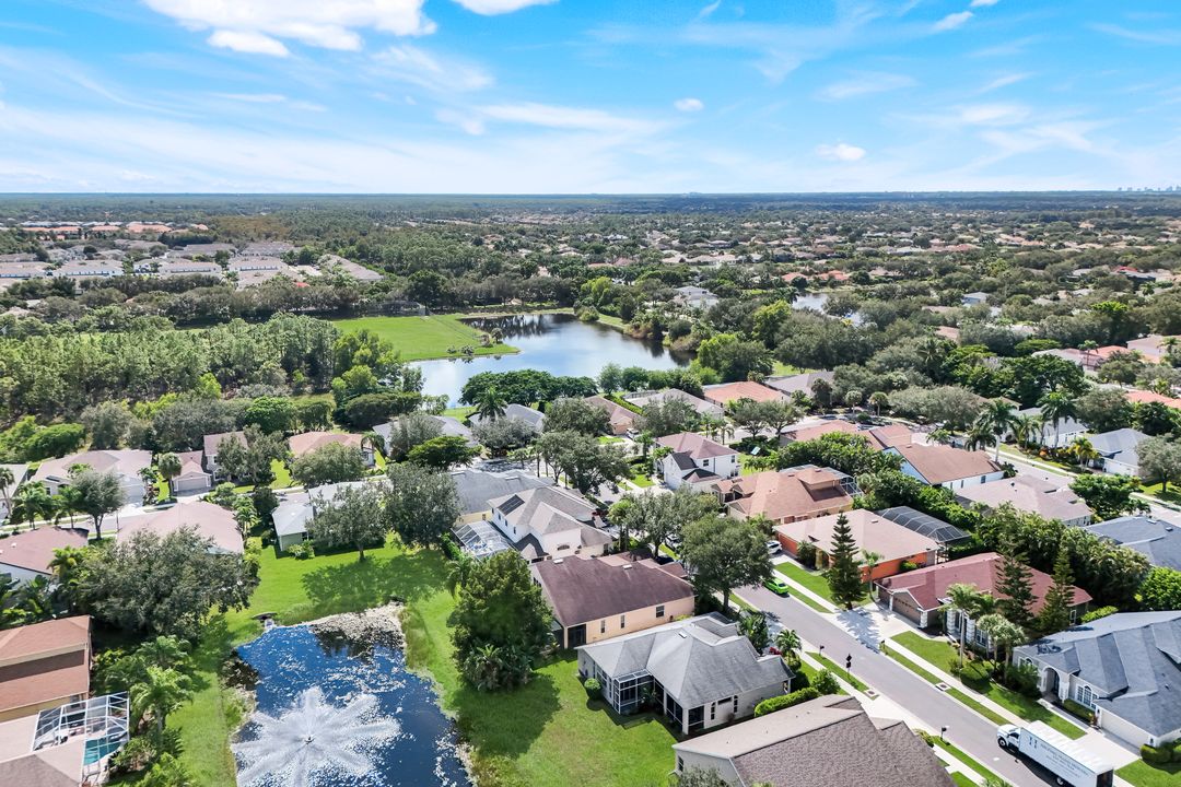 196 Skipping Stone Ln, Naples, FL 34119