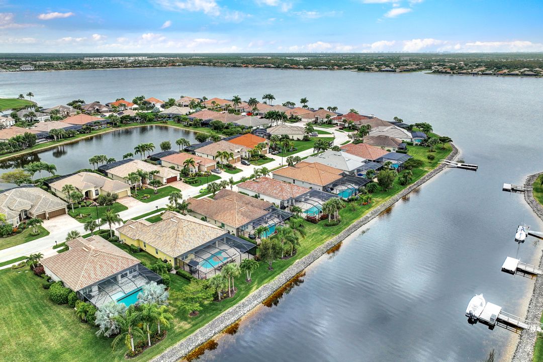 9111 Graphite Cir, Naples, FL 34120