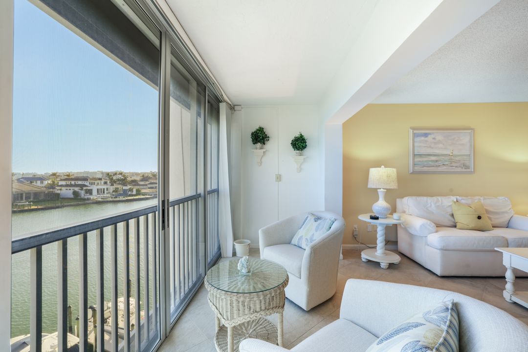 300 Park Shore Dr #5C, Naples, FL 34103