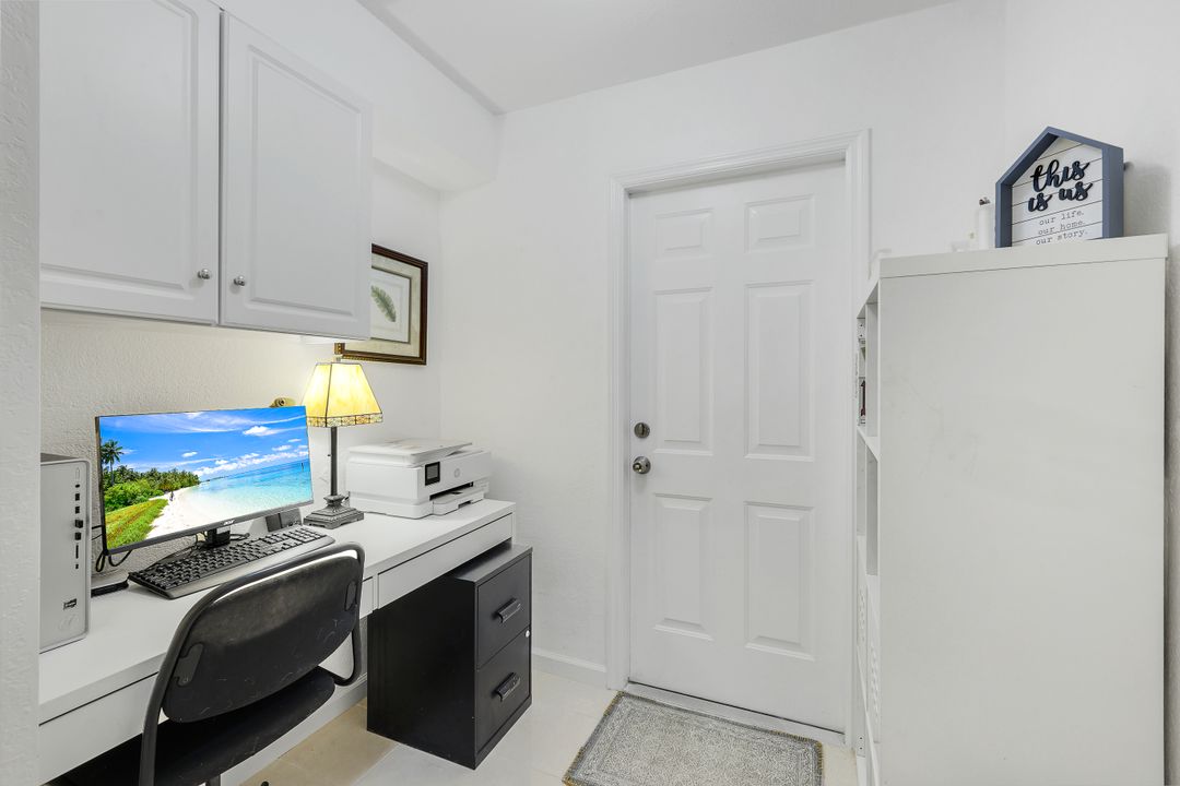 1006 NE 2nd Pl, Cape Coral, FL 33909