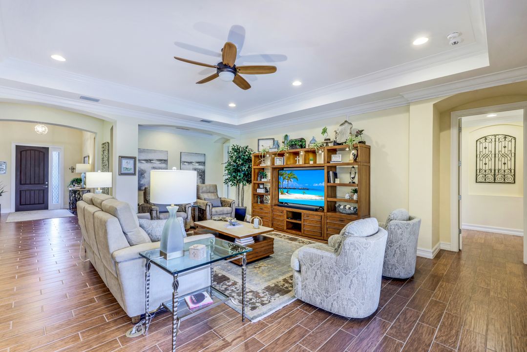 1585 Mockingbird Dr, Naples, FL 34120