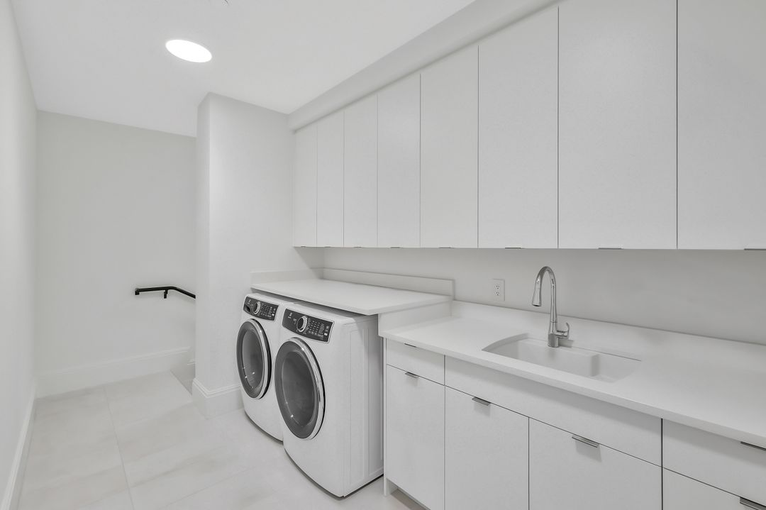 1130 3rd Ave S #105, Naples, FL 34102