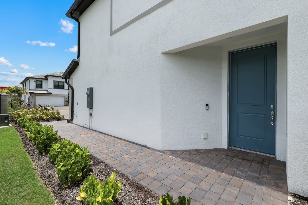 27907 Radiant Ct, Bonita Springs, FL 34135
