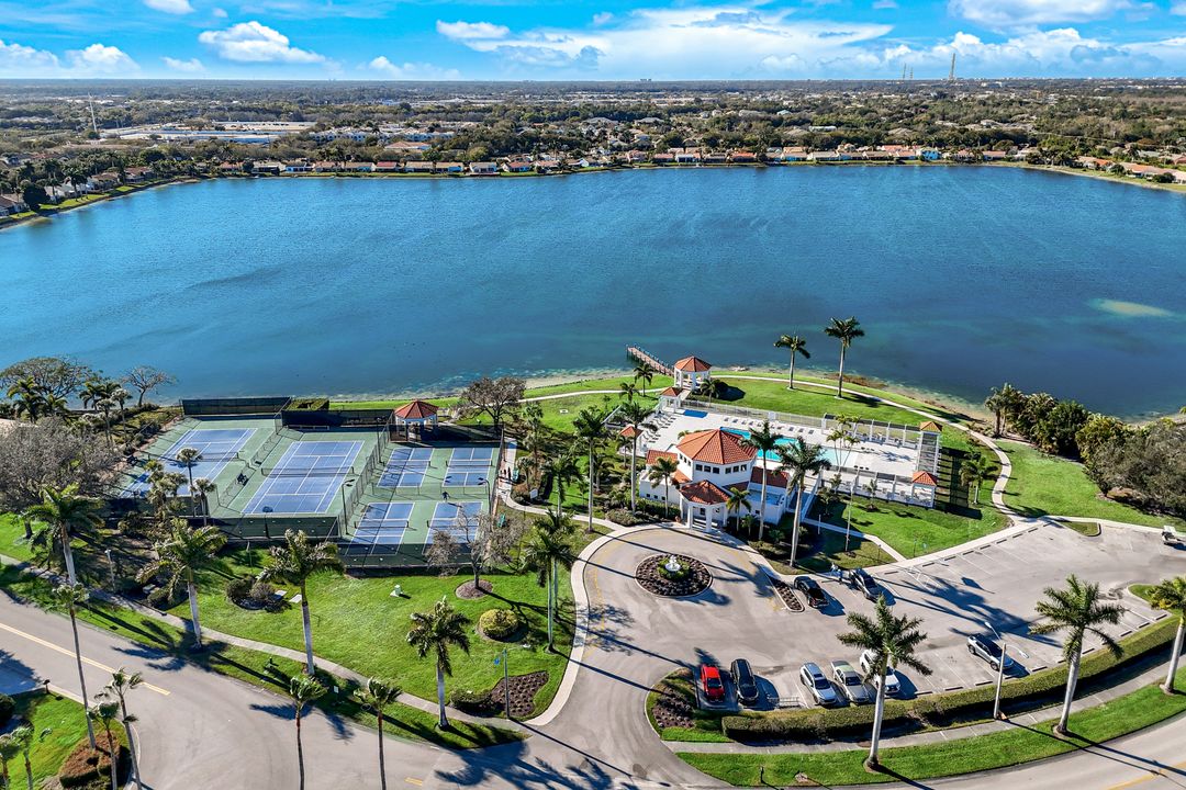 7750 Jewel Ln #103, Naples, FL 34109