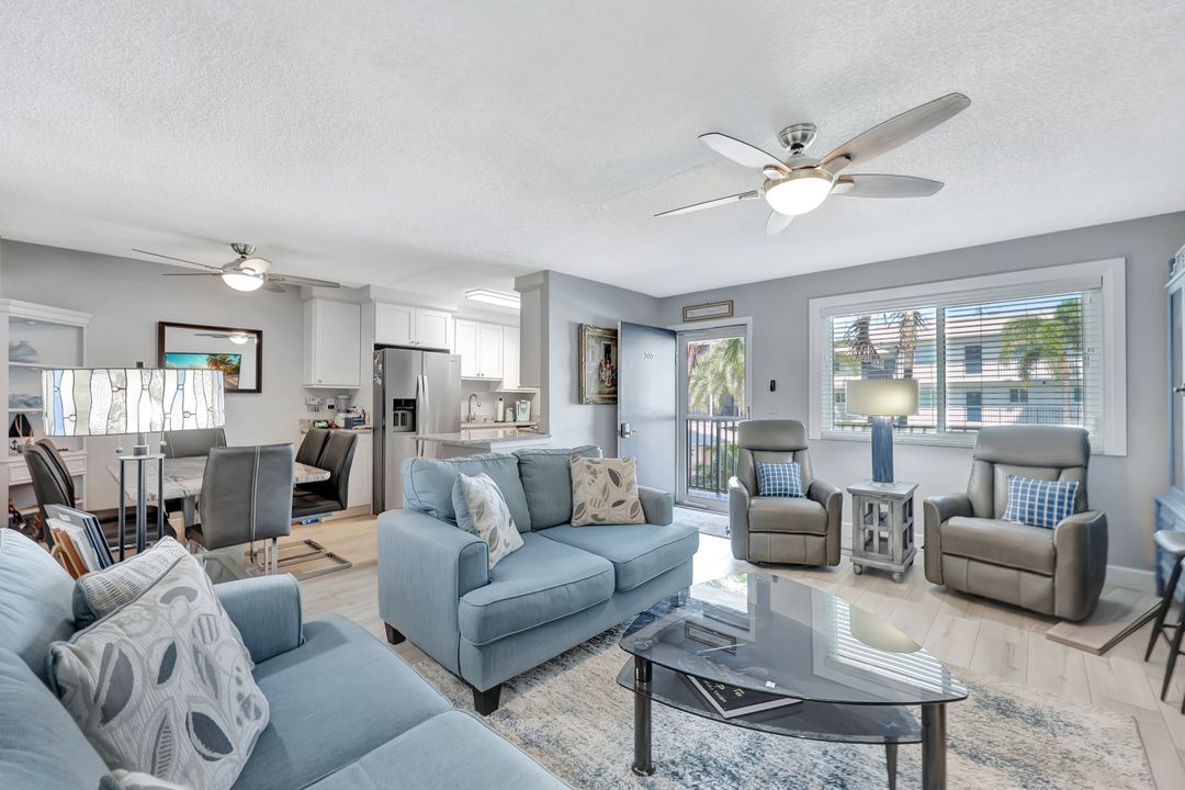 766 Central Ave #207, Naples, FL 34102