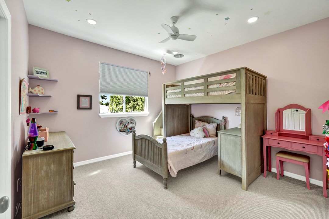 8146 Las Palmas Way, Naples, FL 34109