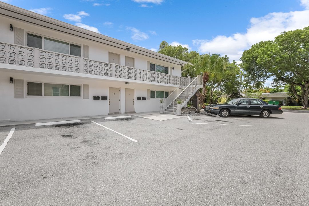 1605 Chesapeake Ave #4, Naples, FL 34102
