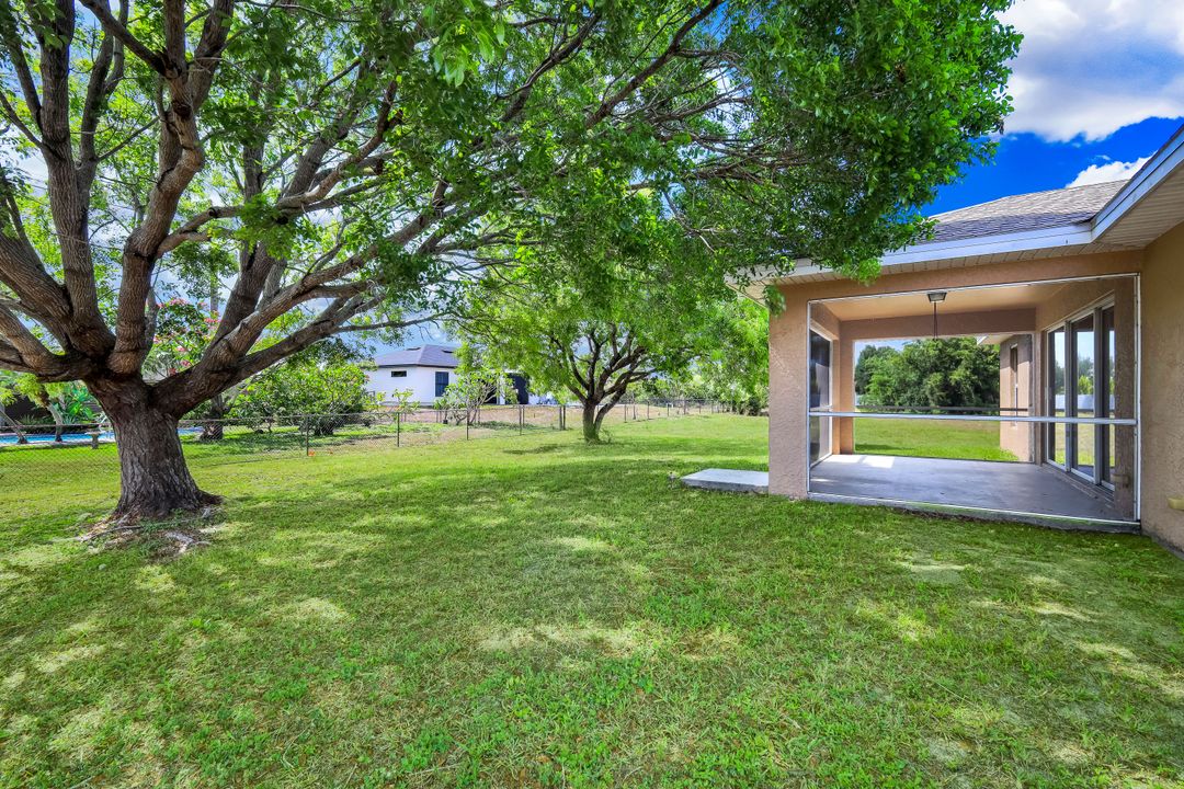 2010 NE 13th Pl, Cape Coral, FL 33909