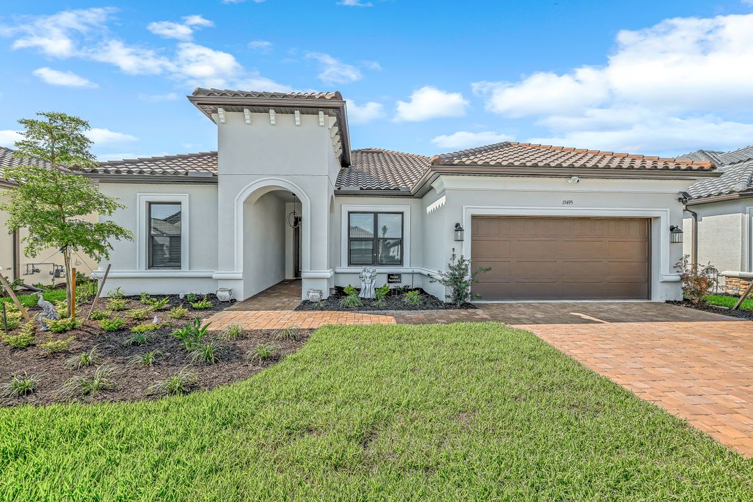 15495 Rio Ponace Ct, Naples, FL 34114