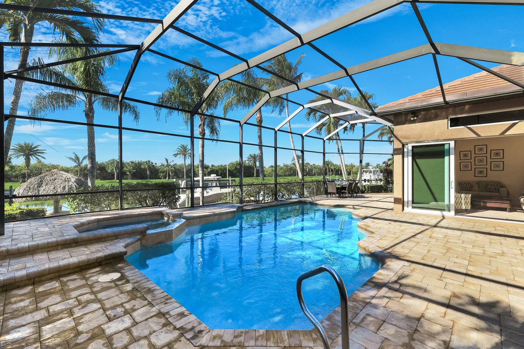 2022 El Dorado Pkwy W, Cape Coral, FL 33914