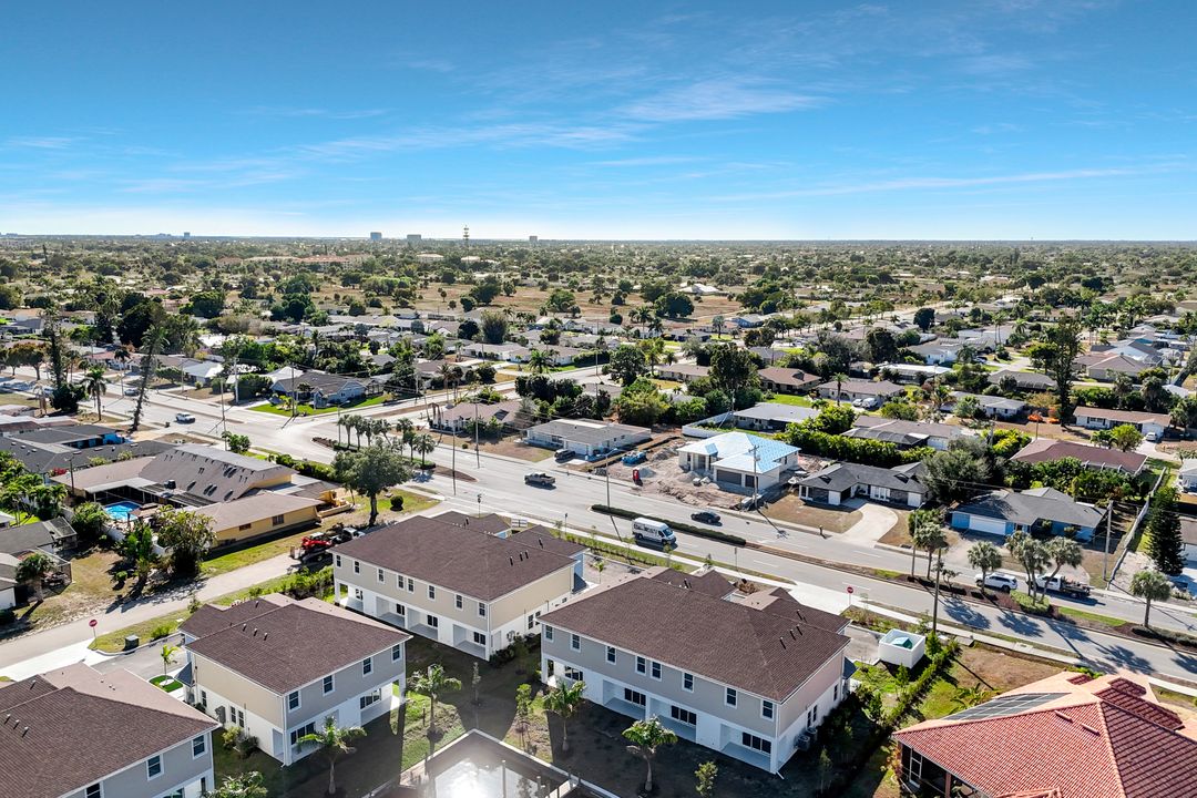 3527 Country Club Blvd, Cape Coral, FL 33904