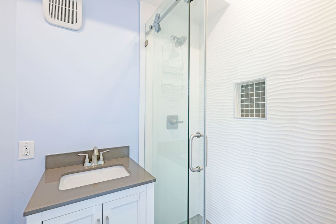 418 Panay Ave, Naples, FL 34113