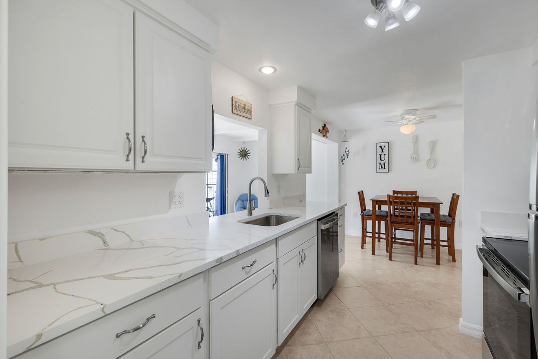 11330 Linda Loma Dr, Fort Myers, FL 33908