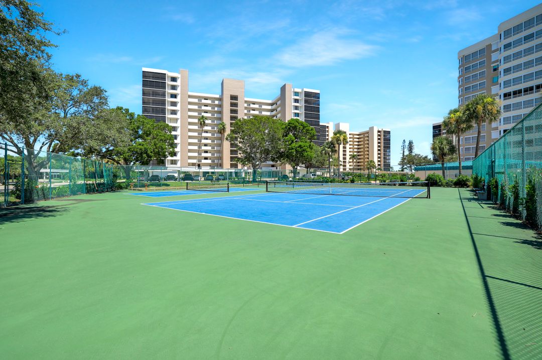 25 Bluebill Ave #1103, Naples, FL 34108