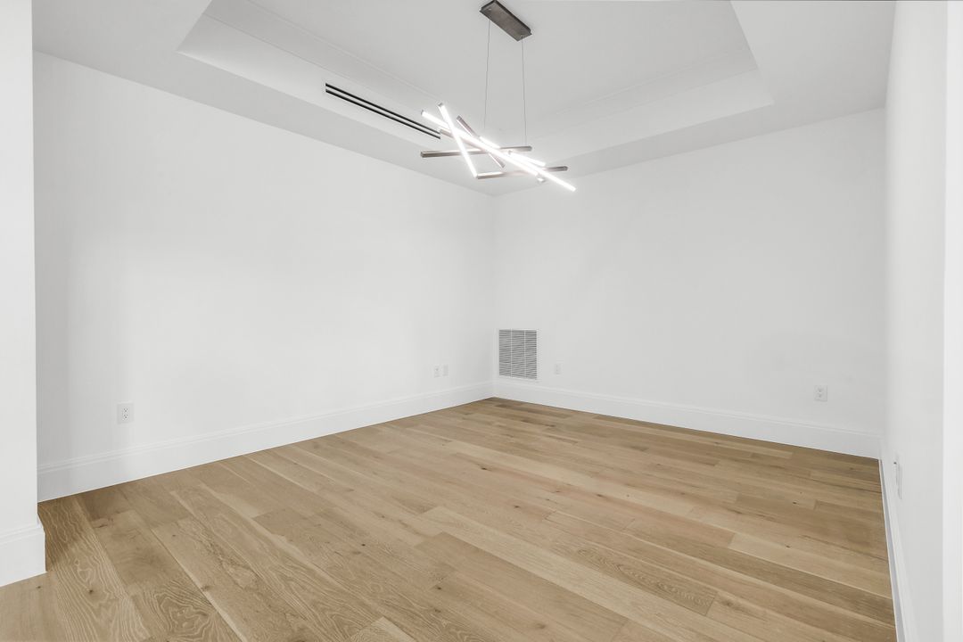 1130 3rd Ave S #211, Naples, FL 34102