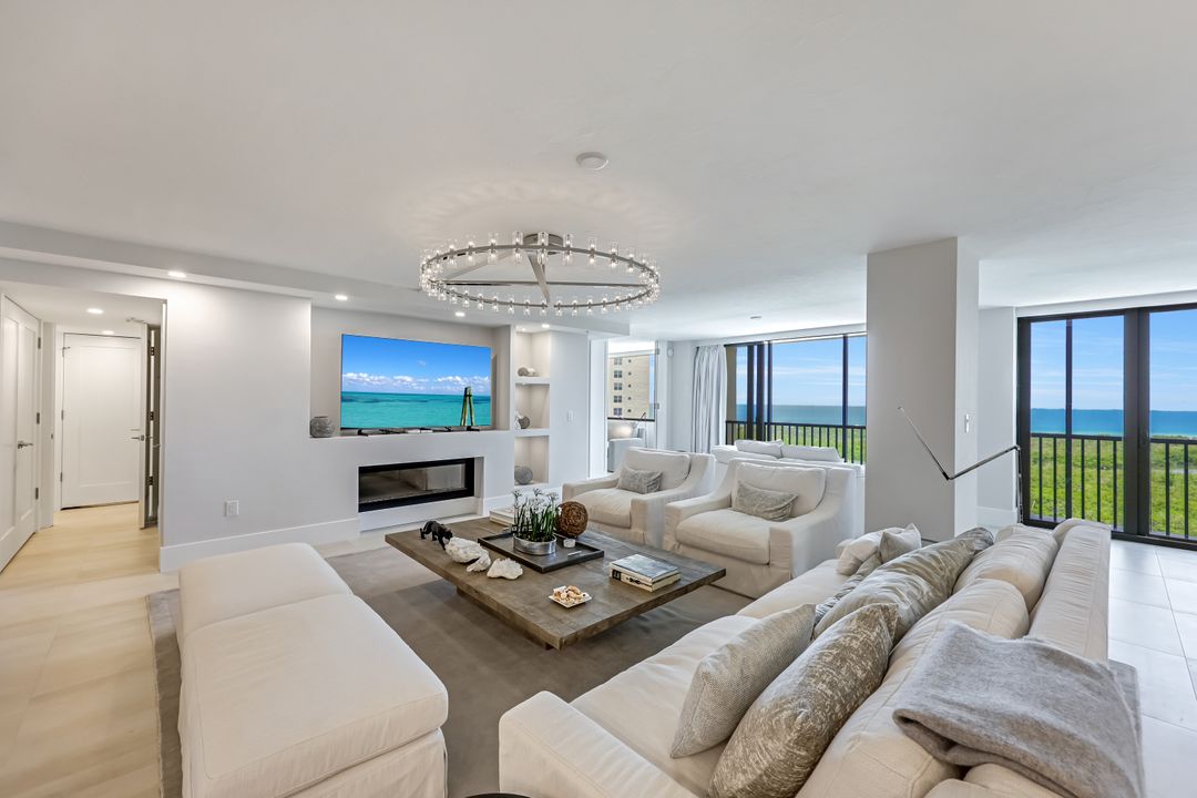 5601 Turtle Bay Dr #1102, Naples, FL 34108