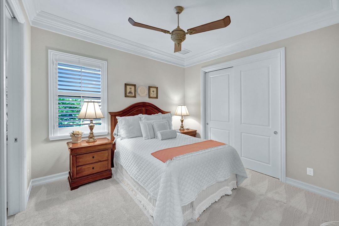 12194 Wicklow Ln, Naples, FL 34120